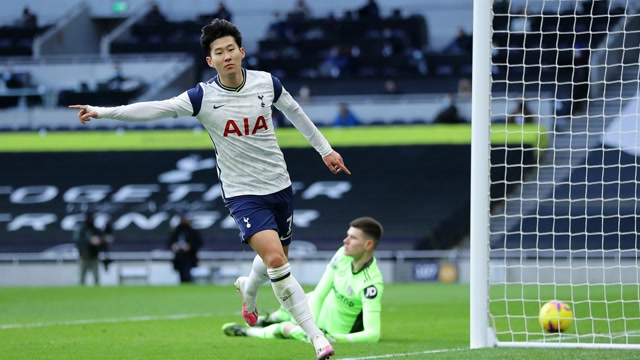 Son Heung-min usa la sua forza per superare i dubbi